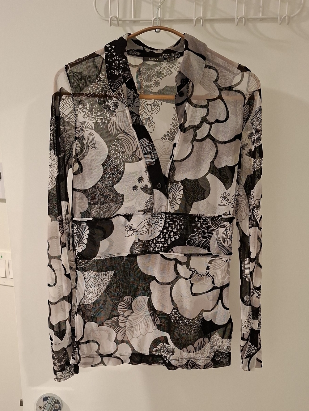 Mexx Vintage/Y2K Mesh/Sheer Black & White Floral Graphic Blouse (Size M)